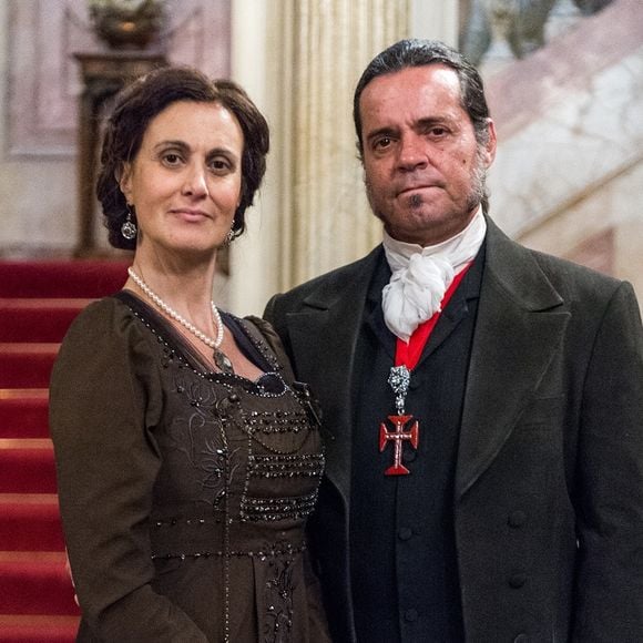 Narcisa (Márcia Cabrita) era a mulher de José Bonifácio (Felipe Camargo), na novela 'Novo Mundo'