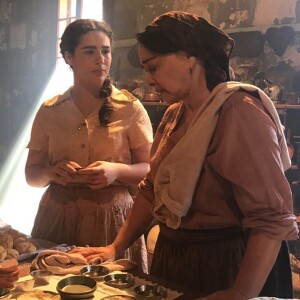 Na novela 'Tempo de Amar', Nívea Maria convive com atores experientes como Tony Ramos e Regina Duarte, mas também os mais novos como Lívian Aragão