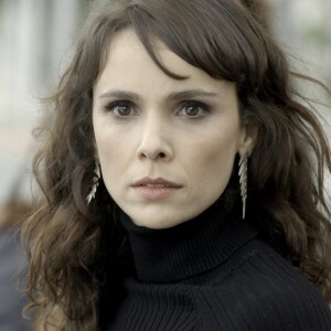 Irene (Débora Falabella) será jogada no poço de um elevador na reta final de 'A Força do Querer'