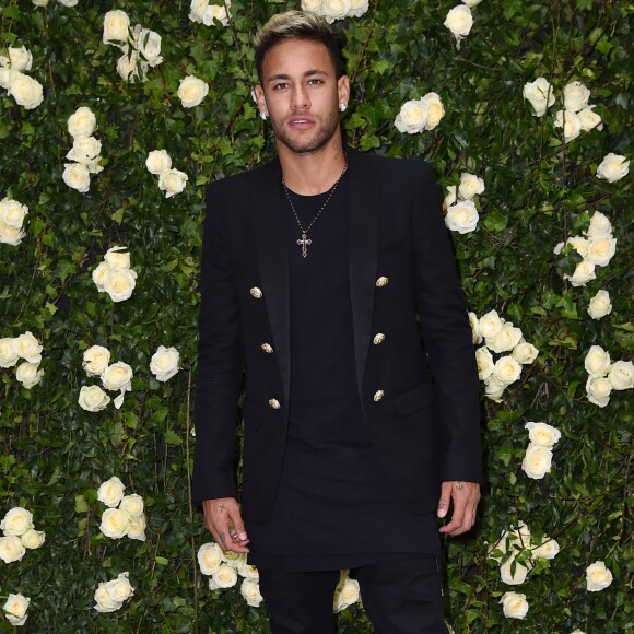 'É difícil ficar sozinho, né? Mas a gente se acostuma', afirmou Neymar, ex-namorado de Bruna Marquezine