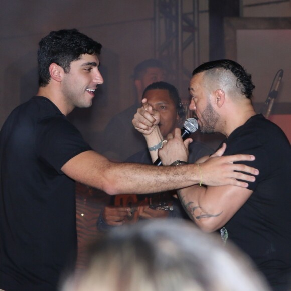 Anitta compôs uma música para o namorado, Thiago Magalhães, que é fã do cantor Belo