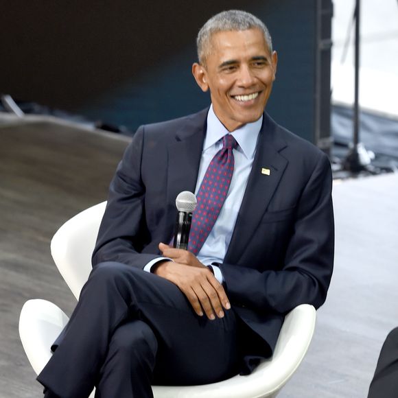 Em um programa de TV americano, Barack Obama cantou a música 'Work', de Rihanna, em 2016