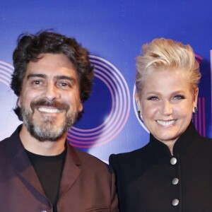 'Eu e a Xu já estamos decorando e você? Essa é chiclete', afirmou Junno Andrade, namorado do Xuxa, na legenda do vídeo