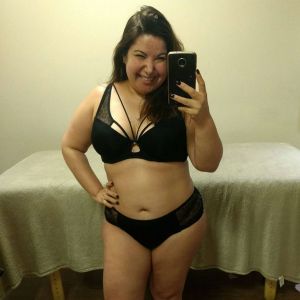 Mariana Xavier compartilhou no Instagram uma foto em que aparece de lingerie nesta quarta-feira, 4 de setembro de 2017