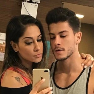 Mayra Cardi disse que conheceu Arthur Aguiar através da web: 'A gente se achou através da internet, mas não dá para contar'
