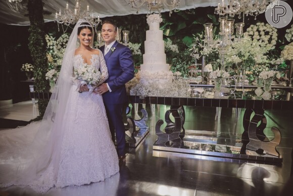 Casada com Anderson Felício, Munik Nunes adiou viagem para Cancun após passar por uma cirurgia para retirar um cisto do ovário