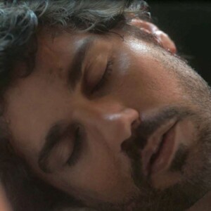 Inácio (Bruno Cabrerizo) fica um tempo inconsciente, e quando desperta está cego e sem memória, na novela 'Tempo de Amar'