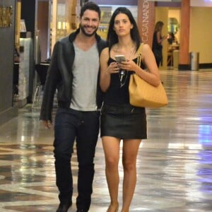 Rainer Cadete e Taianne Raveli, de forma amigável, terminaram o relacionamento de 2 anos e 2 meses em setembro de 2017