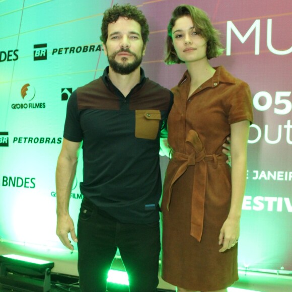 Sophie Charlotte e o marido, Daniel de Oliveira, prestigiaram a exibição do filme 'Anjos da Lapa' no Festival do Rio na noite de sexta-feira, 7 de outubro de 2017