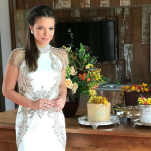 Milena Toscano usou um vestido da estilista Patricia Bonaldi em casamento com Pedro Ozores