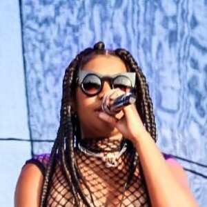 Ludmilla usou look com transparência completa
