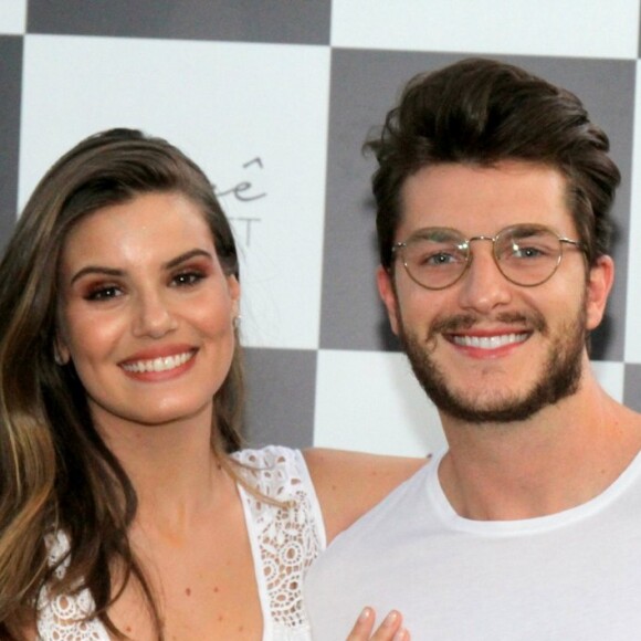 Camila Queirz e Klebber Toledo prestigiam lançamento da empresa de Isabelle Drummond, Levê Pocket, no Rio de Janeiro, em 8 de outubro de 2017