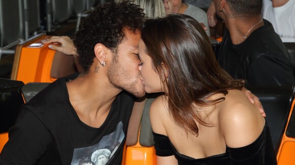 Novo vídeo mostra beijo de Bruna Marquezine e Neymar em casamento. Confira!