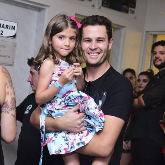 Pedro Leonardo foi ao show de Larissa Manoela com sua família