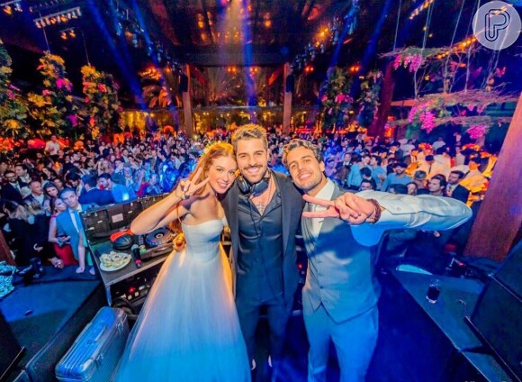 A festa de casamento de Marina Ruy Barbosa e Xandinho Negrão foi embalada pela apresentação do DJ Alok