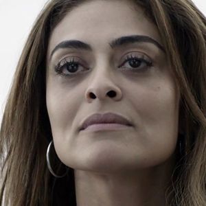 'Desocupar por quê? Aluguei. O aluguel tá no meu nome e tá pago, que a gente pagou o ano todo!', dirá Bibi (Juliana Paes) em 'A Força do Querer'