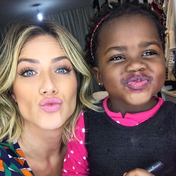 Giovanna Ewbank diz que Títi é fã das músicas de Gilberto Gil: 'A Novidade é a música da minha filha. Quando ela entra no carro, ela sempre pede'