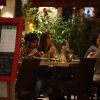 Thaila Ayala sai para jantar com os amigos Fiorella Mattheis e André Nicolau no shopping Village Mall, no Rio de Janeiro, em 4 de maio de 2014