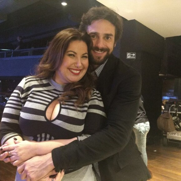 'Se você um gordinho, iam falar 'gordo só pode sair com gordo'. As pessoas que gostam de falar mal, elas sempre vão arrumar um motivo para falar', opina Mariana Xavier