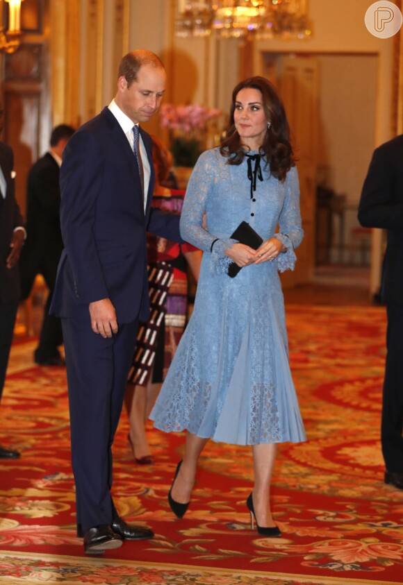 Kate Middleton apareceu em público pela primeira desde que anunciou sua terceira gravidez, fruto de se casamento com príncipe William