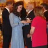 'Ela está encantada em poder estar aqui esta noite', disse o assessor da família real sobre Kate Middleton, que sofre de hiperêmese gravídica, condição cujos sintomas incluem fortes enjoos e sensação de desmaio