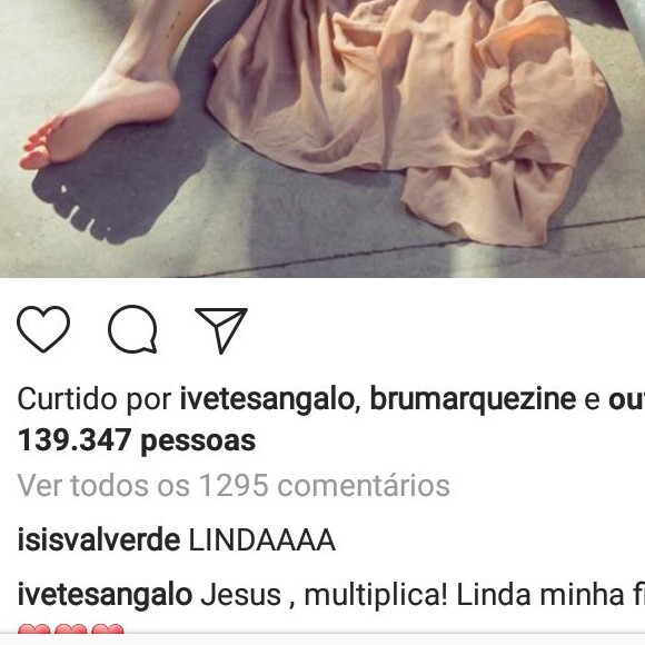 Sasha Meneghel posa sensual e Ivete Sangalo elogia com humor: 'Jesus, multiplica'
'Apenas amigos', afirma Alok sobre Sasha
Durante o casamento de Marina Ruy Barbosa e Xandinho Negrão, realizado no último sábado (07) em Campinas, a universitária foi vista na cabine do DJ Alok e fãs apontaram um suposto romance entre os dois. Procurada pelo Purepeople, a assessoria de imprensa do artista negou qualquer envolvimento amoroso. "Eles são amigos apenas", esclareceu a representante. 
Sasha exalta relação com a mãe: 'Amiga e conselheira'
Em entrevista à revista "Estilo", Sasha afirmou que tem momentos de briga com a mãe, mas destacou a cumplicidade das duas. "Meu maior medo é decepcionar minha mãe. Nunca a vi como a Xuxa ou a Rainha dos Baixinhos. Ela é a minha amiga e minha conselheira. Brigamos, discutimos, mas sei que sempre estará a meu lado mesmo em momentos de erro. Para mim, ela é um anjo de verdade", afirmou. A universitária listou ainda pontos positivos de morar em Nova York: "Me sinto mais eu mesma. Nem sei explicar. Acho que é a energia da cidade. Lá, todo mundo pode ser livre. Não tem julgamento. Tem respeito. Isso é maravilhoso. Você anda pelas ruas e cada um está na sua, passando sua mensagem. Ninguém está preocupado se a blusa do outro é transparente, se o cabelo é azul"
(Por Marilise Gomes)
