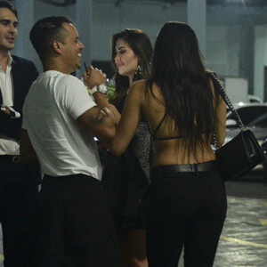Ex-BBB Emilly Araújo e Jô Amâncio curtiram show de Thiaguinho na casa noturna Audio Club, localizado na Zona Oeste de São Paulo, na madrugada desta quarta-feira, 11 de outubro de 2017
