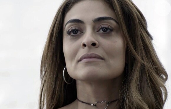 Na novela 'A Força do Querer', Rubinho (Emílio Dantas) expulsa Bibi (Juliana Paes) de casa e passa a morar com Carine (Carla Diaz)