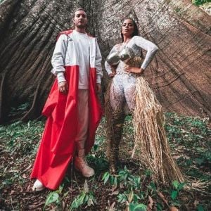 Anitta mostrou no Instagram o tombo que levou durante as gravações do clipe 'Is That For Me', na Amazônia, nesta quarta-feira, 11 de outubro de 2017