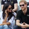 'Eles farão um pequeno ensaio fotográfico no Palácio de Kensington com um fotógrafo e um jornalista', disse uma fonte sobre o anúncio de noivado de Príncipe Harry e Meghan Markle