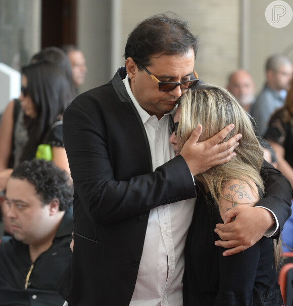 'Estou firme e forte, mas a minha vida segue', disse Luciana Lacerda após morte de Marcelo Rezende