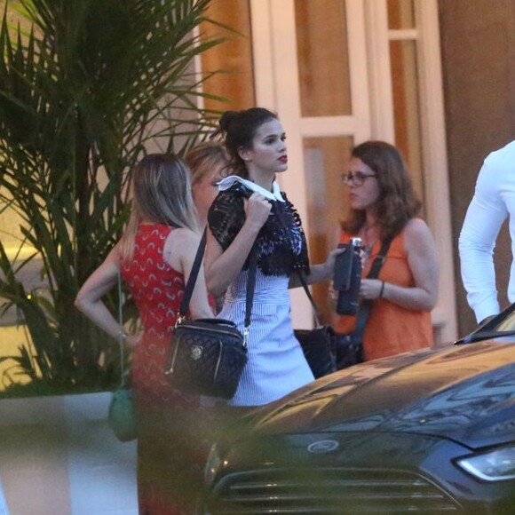 Bruna Marquezine já havia usado o look na temporada em Orlando com Neymar