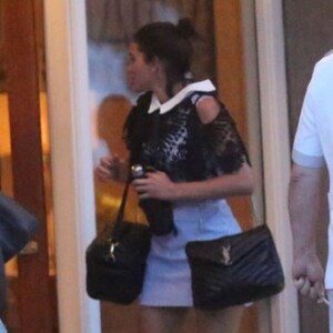 Bruna Marquezine deixa ensaio no Copacabana Palace, no Rio de Janeiro