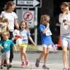 A mamãe Jennifer Garner tem a doce tarefa de cuidar de três crianças: Samuel, de 2 anos, Seraphina, de 5, e Violet, de 8 anos de idade, todos filhos da atriz com Ben Affleck