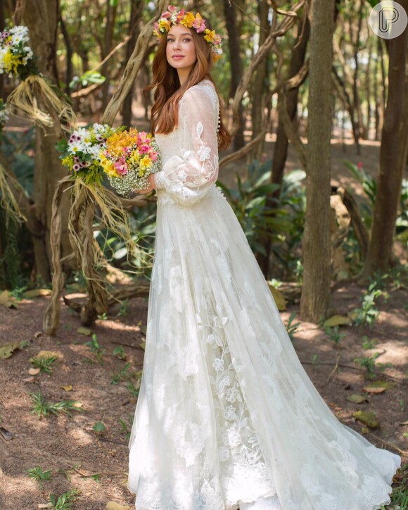 Marina Ruy Barbosa mostrou o vestido usado em seu casamento religioso no Instagram