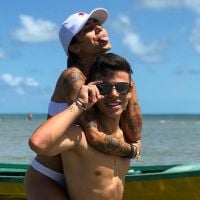 Thomaz Costa, ex de Larissa Manoela, troca beijos com estudante: 'Ficaram'