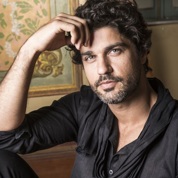 'Vou mandar um beijo. Aproveitar que estou ao vivo. Beijo, Joca, beijo, Sophia. Sophia que outro dia errou meu nome e me chamou de Breno. Mas gosto de você assim mesmo', disparou Bruno Cabrerizo