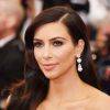 Kim Kardashian e Kanye West aparecem publicamente pela 1ª vez após casamento no civil e socialite recebe elogios pelo look do Met Gala 2014