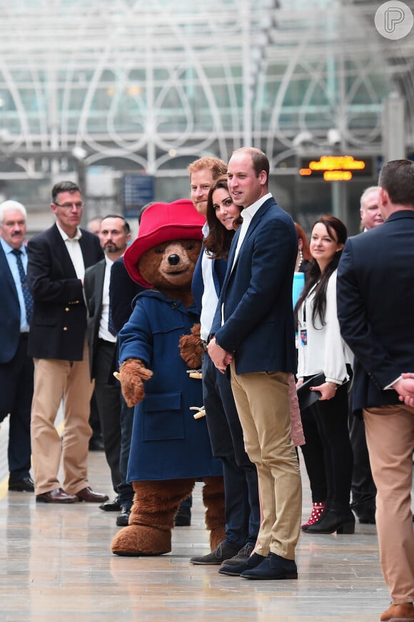 Kate Middleton, príncipe William e príncipe Harry compareceram ao evento do Charities Forum (Fórum de Caridades) na primeira plataforma da estação de Paddington, em Londres, na Inglaterra