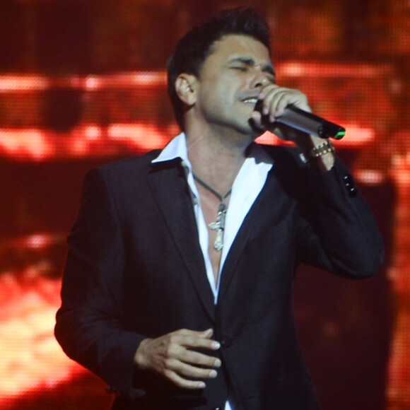 Zezé Di Camargo recebeu o diagnóstico de estafa após passar mal em gravação