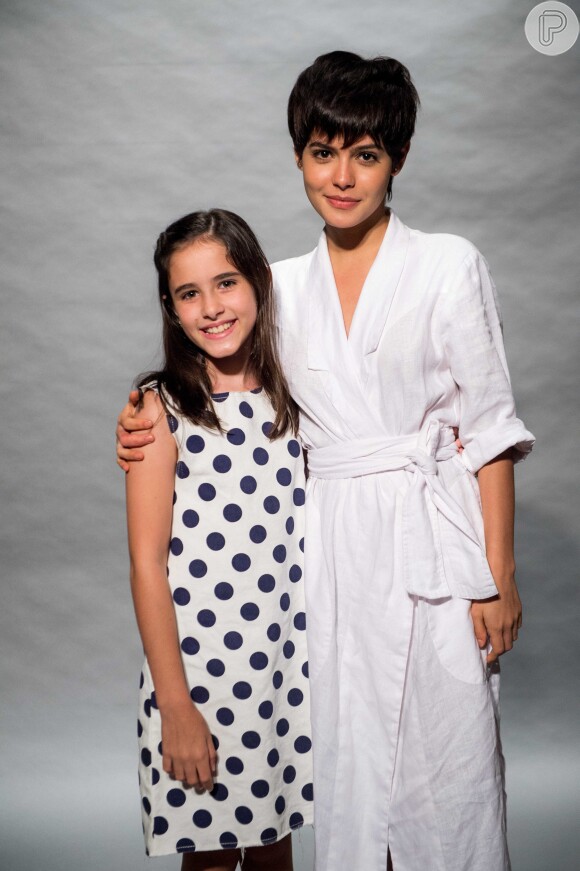 Lara Cariello e Julia Dalavia são Adriana, respectivamente na infância e na fase adulta na novela 'O Outro Lado do Paraíso'