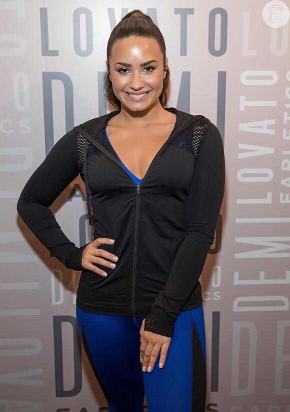 Demi Lovato relembrou situações polêmicas no documentário 'Simply Complicated'