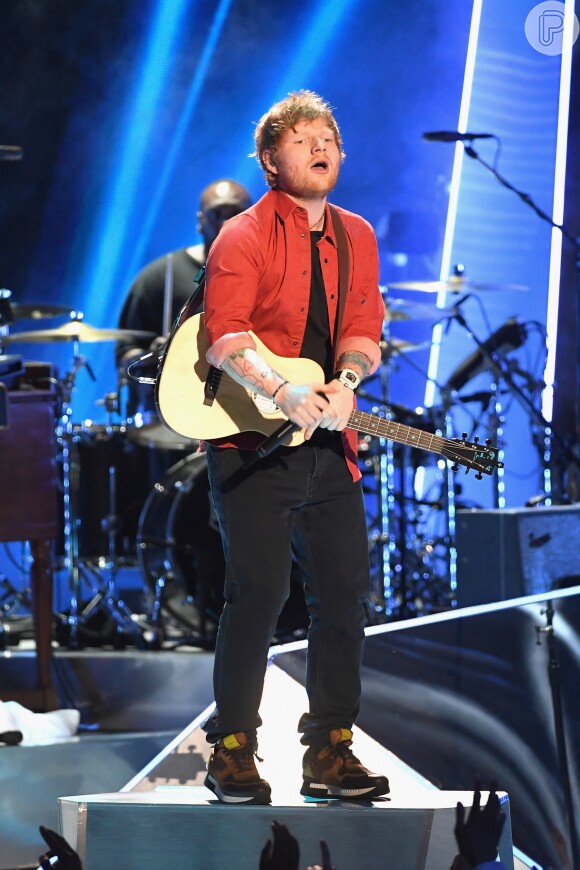 'Estou esperando para ver como a minha recuperação será para decidir sobre os demais shows', acrescentou Ed Sheeran
