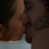 'A Força do Querer' foi encerrada com um beijo de Cláudio (Gabriel Stauffer) e Ivan (Carol Duarte)