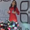 Anitta lança perfume em São Paulo e deixa evento com limousine personalizada
