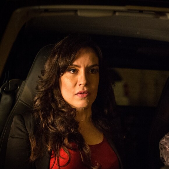 Mira (Maria Spinelli) temia ser morta por Irene (Débora Falabella) e a denunciou para Eugênio (Dan Stulbach) na novela 'A Força do Querer'