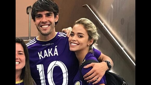Kaká responde fã sobre casamento com namorada, Carol Dias:'5 anos para resposta'