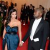 Kim Kardashian e Kanye West vão se casar no dia 24 de maio de 2014, em Paris, na França