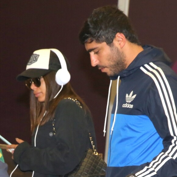 Anitta posa com o namorado, Thiago Magalhães, em 21 de outubro de 2017