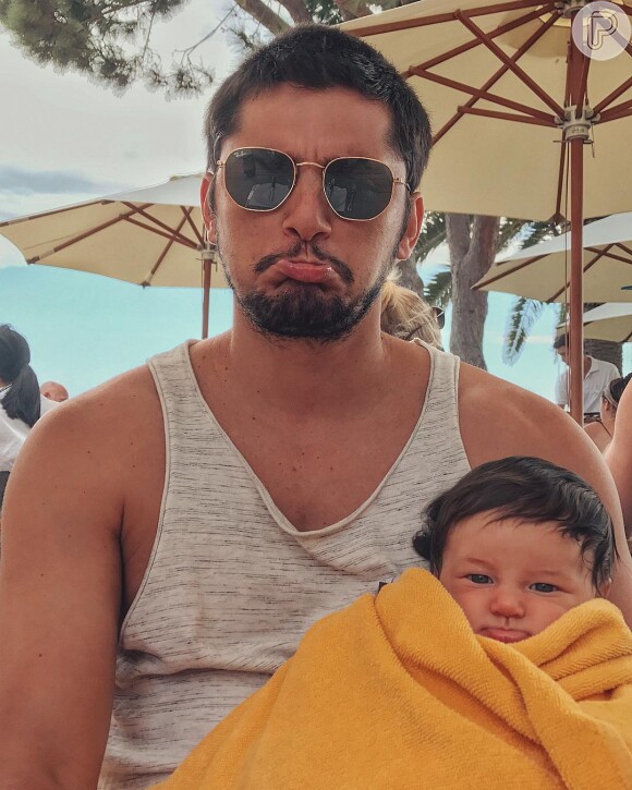 Bruno Gissoni sempre exibe momentos fofos com a filha, Madalena, em seu Instagram
